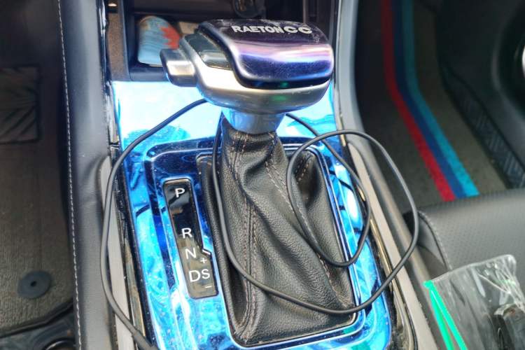 Used CHANGAN Ruicheng CC 2021 Blue Whale Edition 1.5T DCT Luxury Model Gear Lever