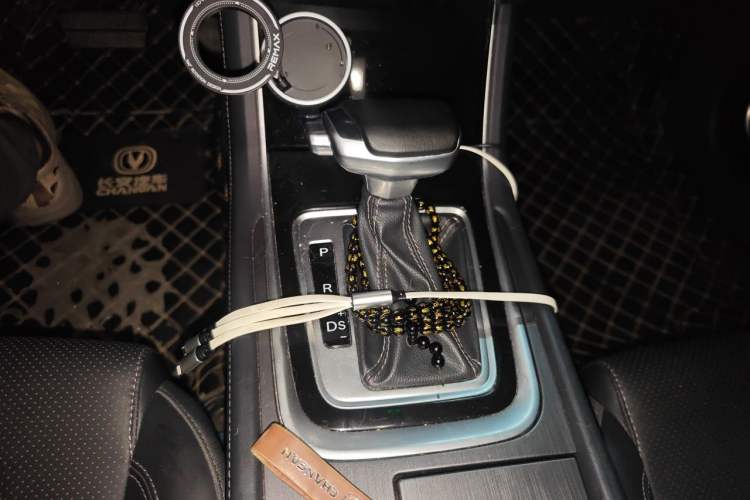 Used CHANGAN Ruicheng CC 2021 Blue Whale Edition 1.5T DCT Luxury Model Gear Lever