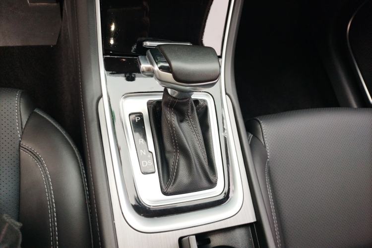 Used CHANGAN Ruicheng CC 2021 Blue Whale Edition 1.5T DCT Luxury Model Gear Lever