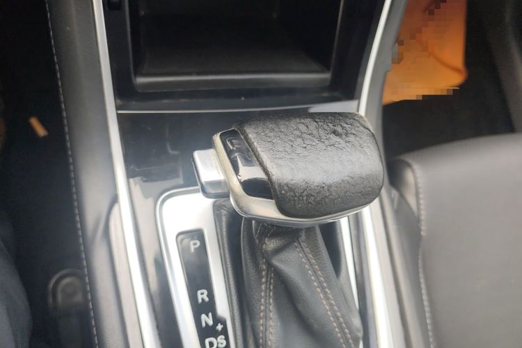 Used CHANGAN Ruicheng CC 2021 Blue Whale Edition 1.5T DCT Luxury Model Gear Lever