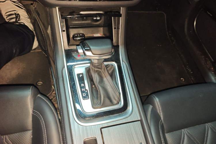 Used CHANGAN Ruicheng CC 2021 Blue Whale Edition 1.5T DCT Luxury Model Gear Lever