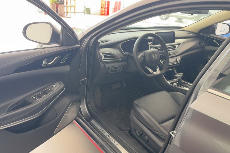Used CHANGAN Ruicheng CC 2021 Blue Whale Edition 1.5T DCT Flagship Model Interior 2