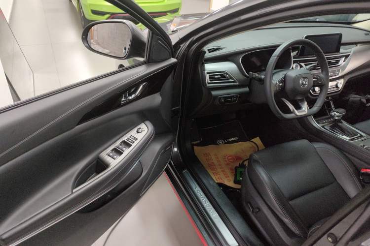 Used CHANGAN Ruicheng CC 2021 Blue Whale Edition 1.5T DCT Prestige Model Interior 3