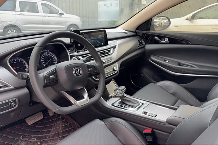 Used CHANGAN Ruicheng CC 2021 Blue Whale Edition 1.5T DCT Luxury Model Interior 9