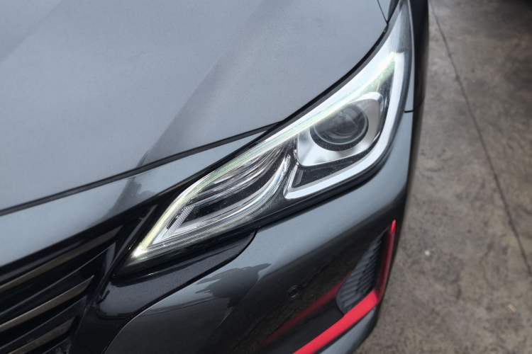 Used CHANGAN Ruicheng CC 2021 Blue Whale Edition 1.5T DCT Elite Model Left Front Headlight