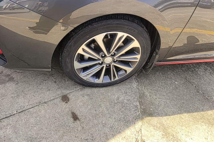 Used CHANGAN Ruicheng CC 2021 Blue Whale Edition 1.5T DCT Prestige Model Left Front Wheel Hub