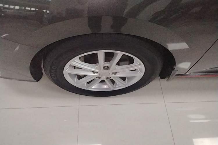 Used CHANGAN Ruicheng CC 2021 Blue Whale Edition 1.5T DCT Elite Model Left Front Wheel Hub