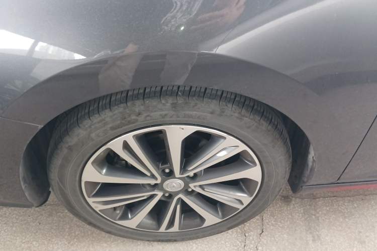 Used CHANGAN Ruicheng CC 2021 Blue Whale Edition 1.5T DCT Prestige Model Left Front Wheel Hub