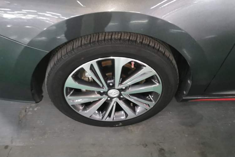 Used CHANGAN Ruicheng CC 2021 Blue Whale Edition 1.5T DCT Prestige Model Left Front Wheel Hub