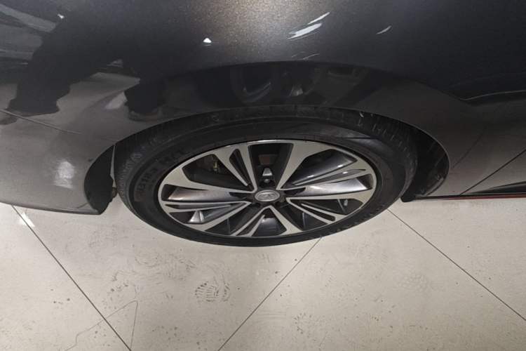 Used CHANGAN Ruicheng CC 2021 Blue Whale Edition 1.5T DCT Prestige Model Left Front Wheel Hub