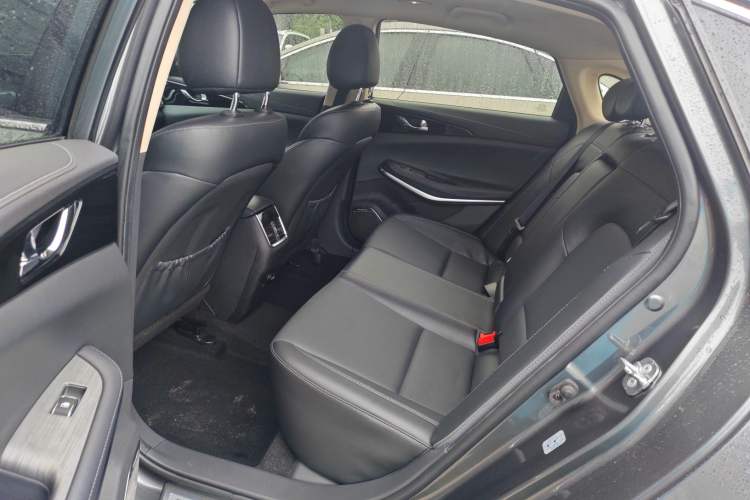 Used CHANGAN Ruicheng CC 2021 Blue Whale Edition 1.5T DCT Flagship Model Left Rear Seat