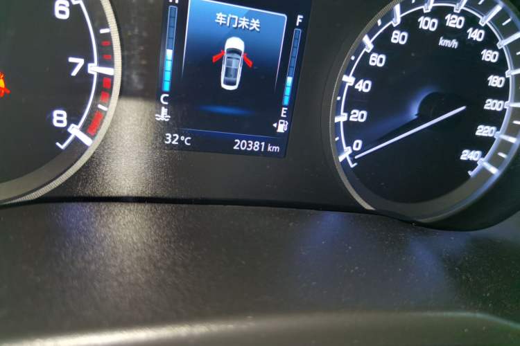 Used CHANGAN Ruicheng CC 2021 Blue Whale Edition 1.5T DCT Luxury Model Odometer Close Up