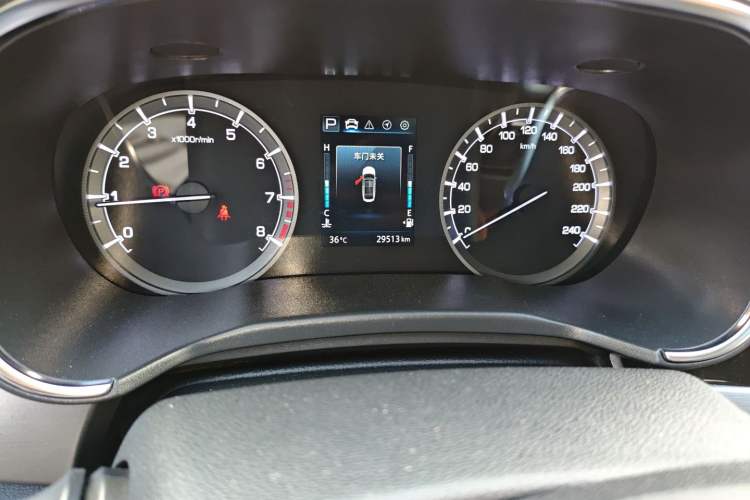 Used CHANGAN Ruicheng CC 2021 Blue Whale Edition 1.5T DCT Luxury Model Odometer Close Up