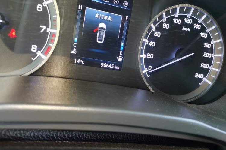 Used CHANGAN Ruicheng CC 2021 Blue Whale Edition 1.5T DCT Luxury Model Odometer Close Up