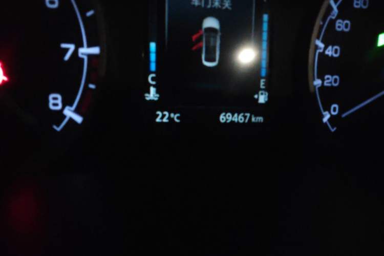 Used CHANGAN Ruicheng CC 2021 Blue Whale Edition 1.5T DCT Luxury Model Odometer Close Up