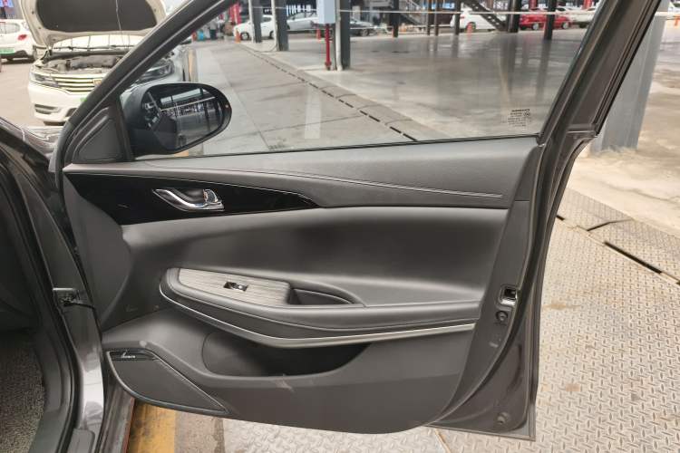 Used CHANGAN Ruicheng CC 2021 Blue Whale Edition 1.5T DCT Elite Model Right Front Door Interior
