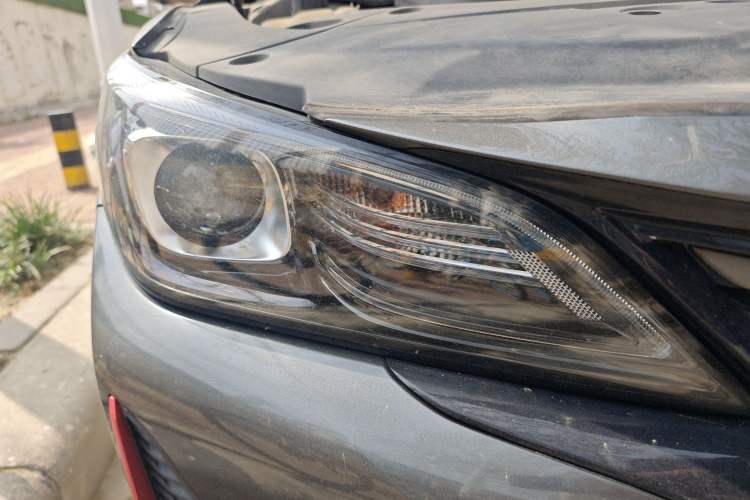 Used CHANGAN Ruicheng CC 2021 Blue Whale Edition 1.5T DCT Luxury Model Right Front Headlight