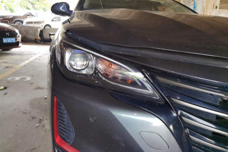 Used CHANGAN Ruicheng CC 2021 Blue Whale Edition 1.5T DCT Luxury Model Right Front Headlight