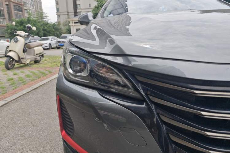 Used CHANGAN Ruicheng CC 2021 Blue Whale Edition 1.5T DCT Prestige Model Right Front Headlight