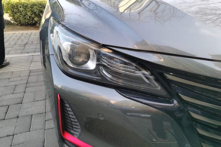 Used CHANGAN Ruicheng CC 2021 Blue Whale Edition 1.5T DCT Luxury Model Right Front Headlight