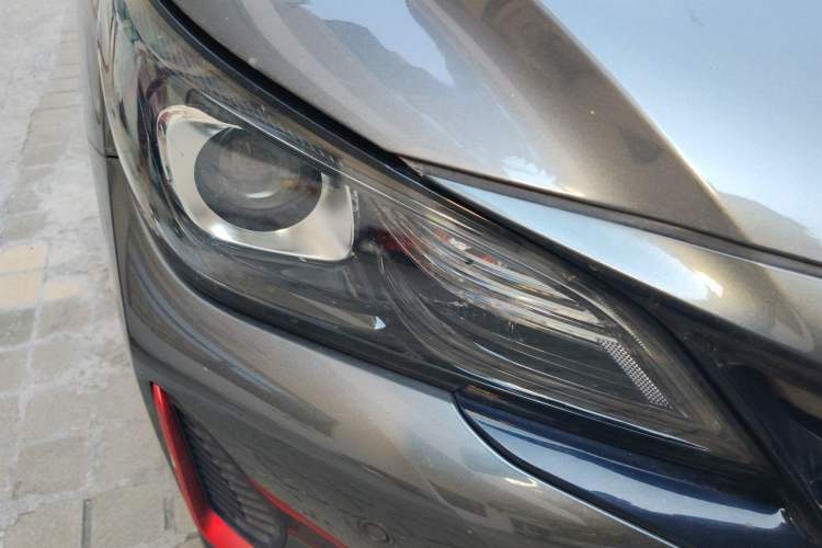 Used CHANGAN Ruicheng CC 2021 Blue Whale Edition 1.5T DCT Luxury Model Right Front Headlight