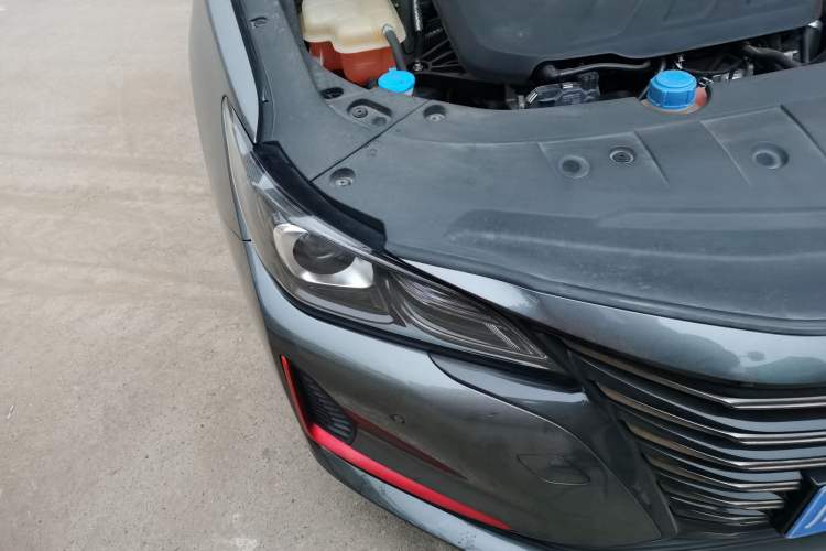 Used CHANGAN Ruicheng CC 2021 Blue Whale Edition 1.5T DCT Luxury Model Right Front Headlight