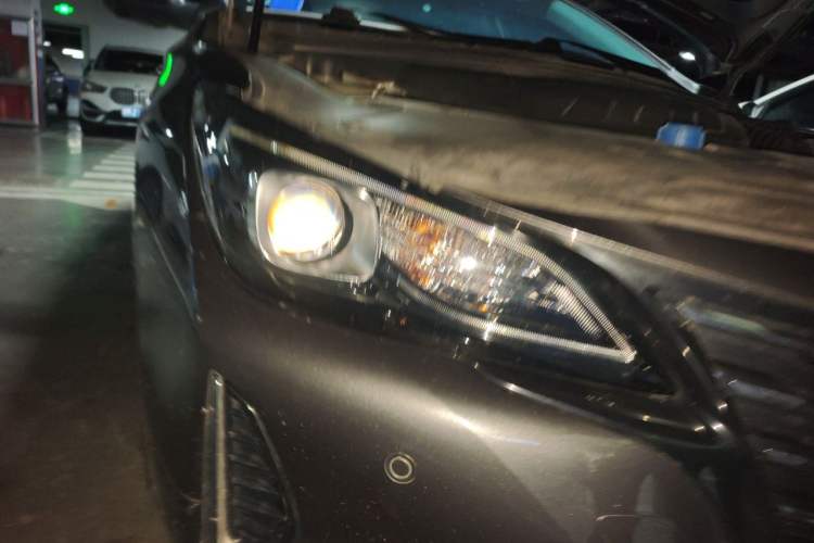 Used CHANGAN Ruicheng CC 2021 Blue Whale Edition 1.5T DCT Luxury Model Right Front Headlight