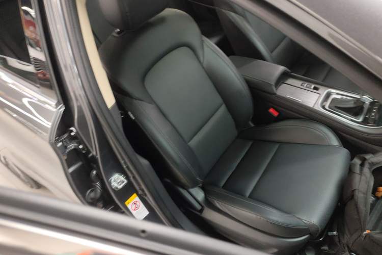 Used CHANGAN Ruicheng CC 2021 Blue Whale Edition 1.5T DCT Prestige Model Right Front Seat