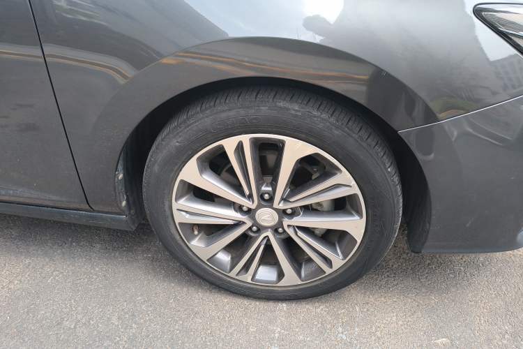Used CHANGAN Ruicheng CC 2021 Blue Whale Edition 1.5T DCT Luxury Model Right Front Wheel Hub