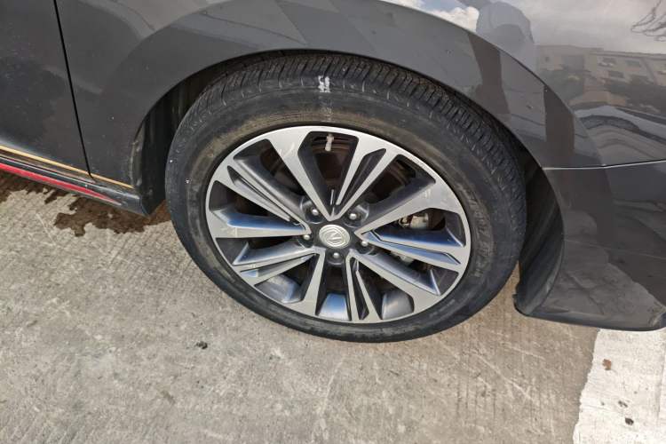 Used CHANGAN Ruicheng CC 2021 Blue Whale Edition 1.5T DCT Luxury Model Right Front Wheel Hub