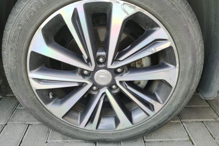 Used CHANGAN Ruicheng CC 2021 Blue Whale Edition 1.5T DCT Luxury Model Right Front Wheel Hub
