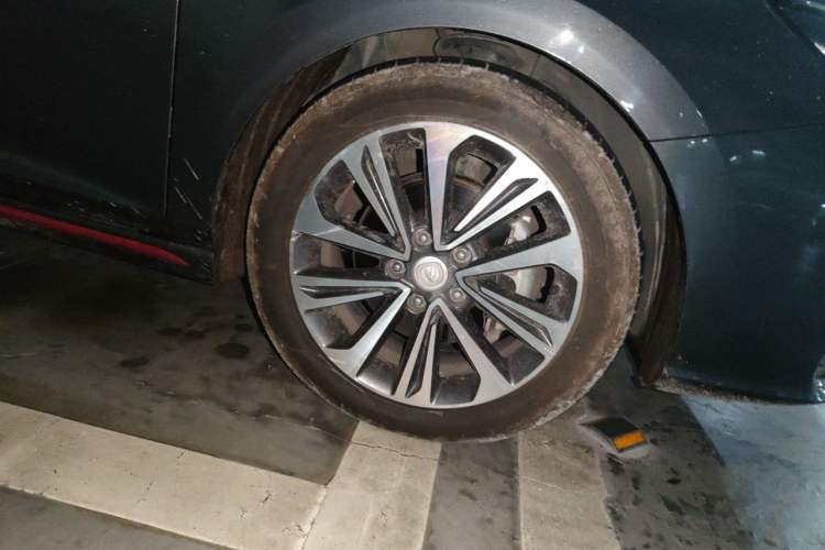 Used CHANGAN Ruicheng CC 2021 Blue Whale Edition 1.5T DCT Prestige Model Right Front Wheel Hub