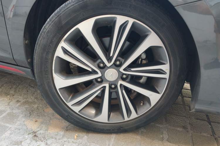 Used CHANGAN Ruicheng CC 2021 Blue Whale Edition 1.5T DCT Luxury Model Right Front Wheel Hub