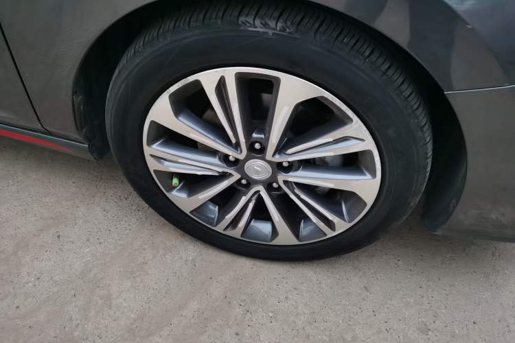 Used CHANGAN Ruicheng CC 2021 Blue Whale Edition 1.5T DCT Luxury Model Right Front Wheel Hub