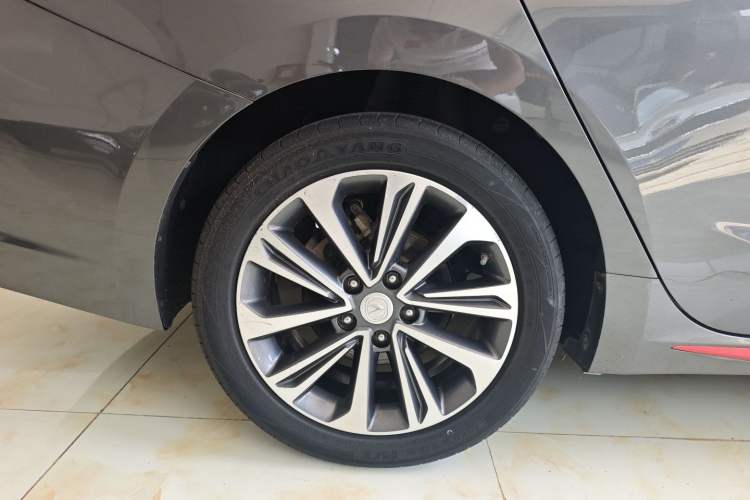 Used CHANGAN Ruicheng CC 2021 Blue Whale Edition 1.5T DCT Luxury Model Right Rear Wheel Hub