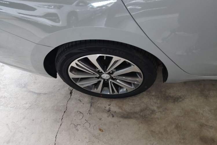Used CHANGAN Ruicheng CC 2021 Blue Whale Edition 1.5T DCT Luxury Model Right Rear Wheel Hub