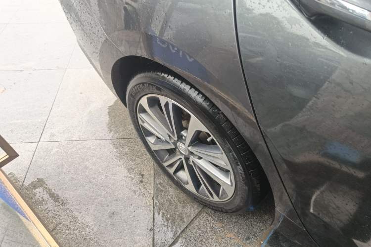 Used CHANGAN Ruicheng CC 2021 Blue Whale Edition 1.5T DCT Luxury Model Right Rear Wheel Hub