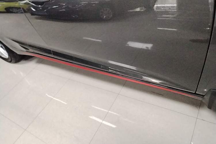 Used CHANGAN Ruicheng CC 2021 Blue Whale Edition 1.5T DCT Elite Model Right Side Sill