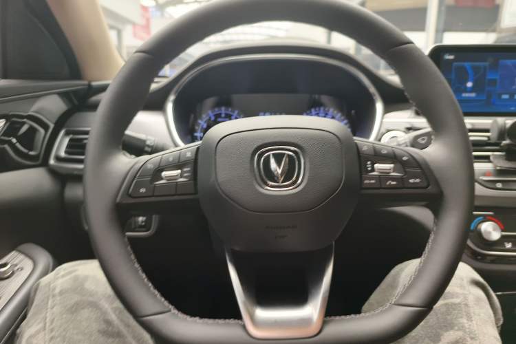 Used CHANGAN Ruicheng CC 2021 Blue Whale Edition 1.5T DCT Elite Model Steering Wheel