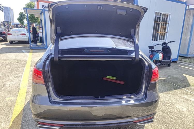 Used CHANGAN Ruicheng CC 2021 Blue Whale Edition 1.5T DCT Prestige Model Trunk