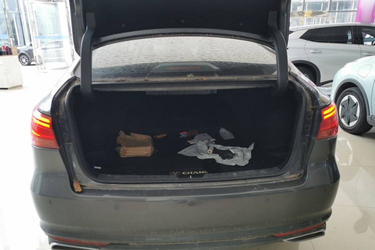 Used CHANGAN Ruicheng CC 2021 Blue Whale Edition 1.5T DCT Prestige Model Trunk