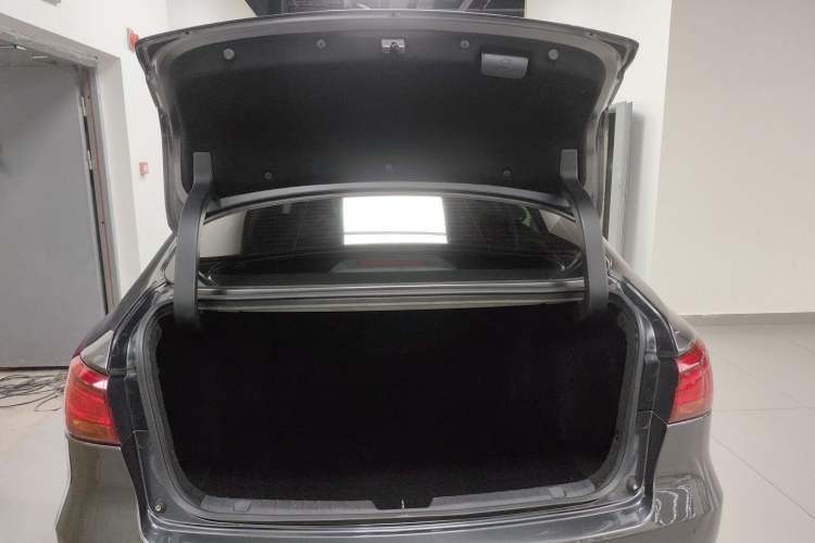 Used CHANGAN Ruicheng CC 2021 Blue Whale Edition 1.5T DCT Prestige Model Trunk
