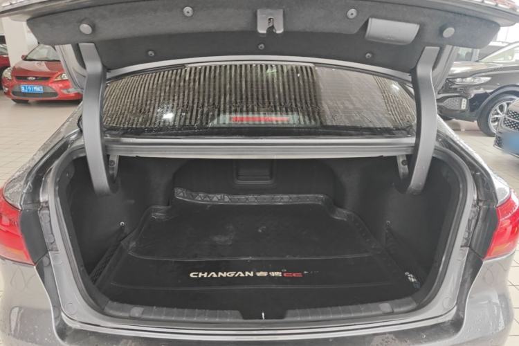 Used CHANGAN Ruicheng CC 2021 Blue Whale Edition 1.5T DCT Flagship Model Trunk