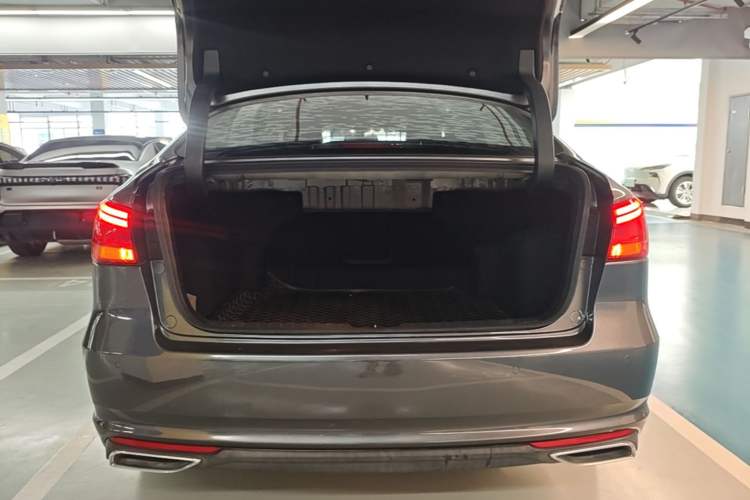 Used CHANGAN Ruicheng CC 2021 Blue Whale Edition 1.5T DCT Prestige Model Trunk