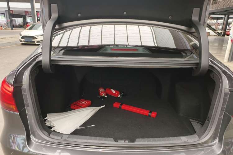 Used CHANGAN Ruicheng CC 2021 Blue Whale Edition 1.5T DCT Elite Model Trunk