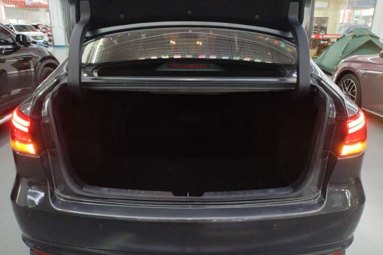 Used CHANGAN Ruicheng CC 2021 Blue Whale Edition 1.5T DCT Prestige Model Trunk