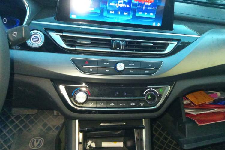 Used CHANGAN Ruicheng CC 2021 Blue Whale Edition 1.5T DCT Prestige Model Audio And AC Panel