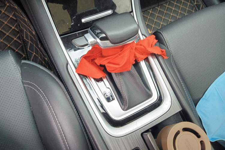 Used CHANGAN Ruicheng CC 2021 Blue Whale Edition 1.5T DCT Prestige Model Gear Lever