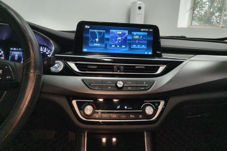 Used CHANGAN Ruicheng CC 2021 Blue Whale Edition 1.5T DCT Luxury Model Audio And AC Panel