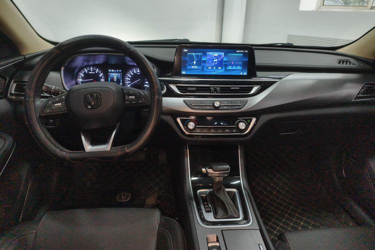 Used CHANGAN Ruicheng CC 2021 Blue Whale Edition 1.5T DCT Luxury Model Center Console